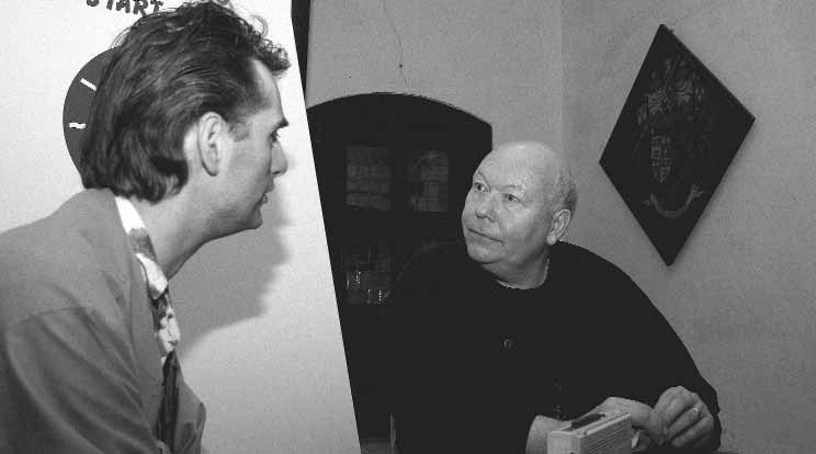 Stan Nicholls en Theo Barkel
